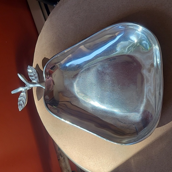 Other - Silver tone 🍐 pear-shaped dish